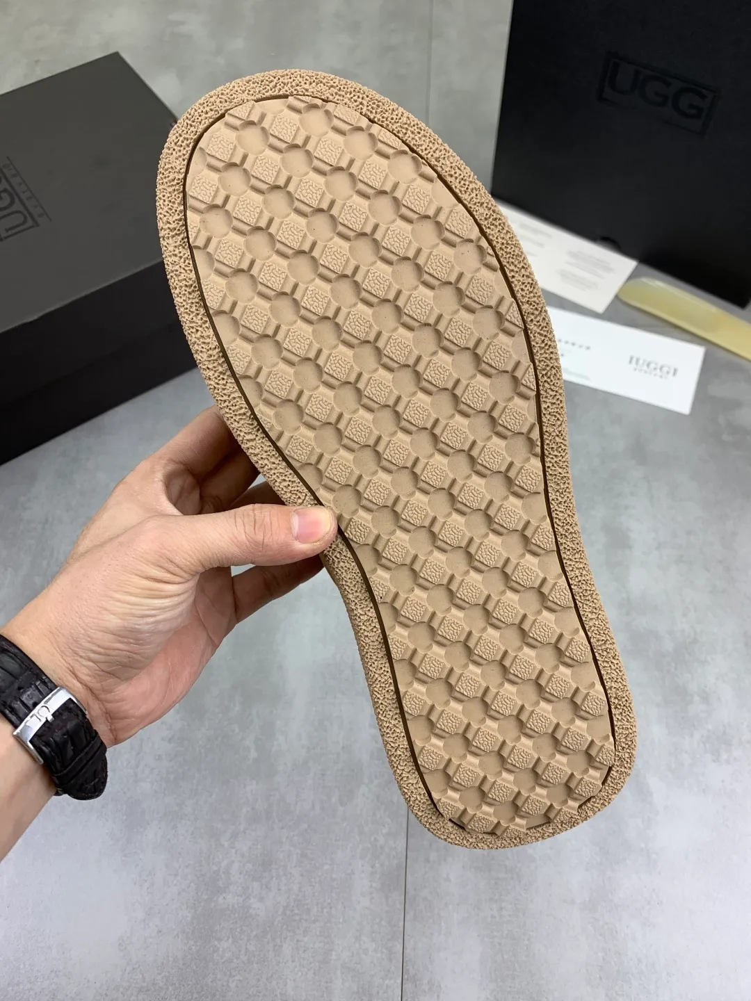 Men's men's shoes 💰P580 new arrival 🆕🆕🆕 IUGGI clown casual sneakers, the sultry clown feels like a visual, 26-year upgrade, suede, light and comfortable, versatile style, wool lining, comfortable and warm, rubber outsole, non-slip and firm size: 39-44, three colors 968-3